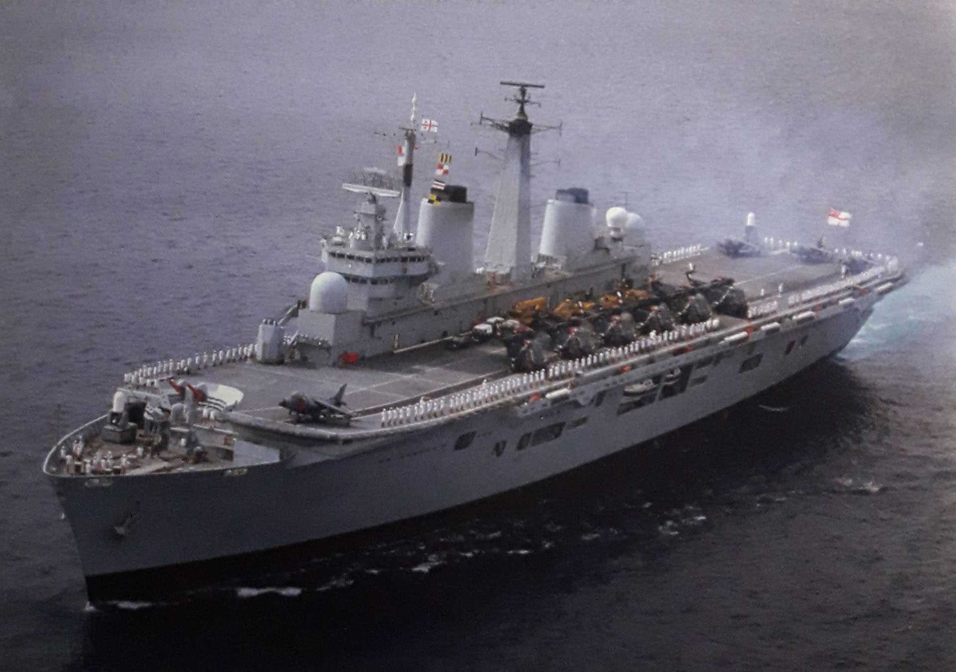 HMS Invencible - Malvinas
