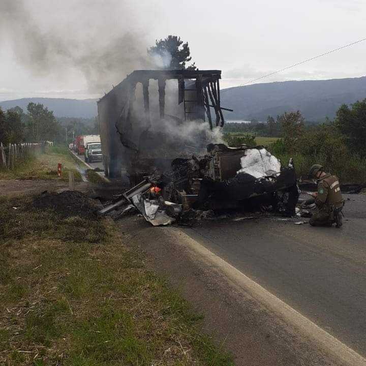 camionQUEMADOPELECO10NOVIEMBRE22