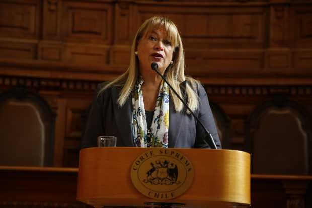 angela-vivanco1