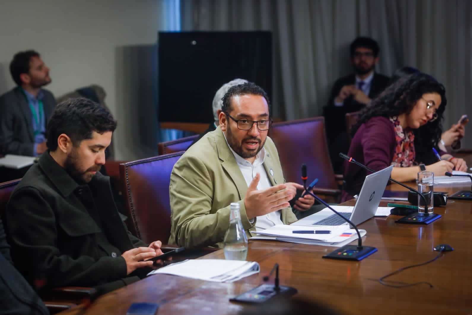 F4Lgi1SW8AAWqMT