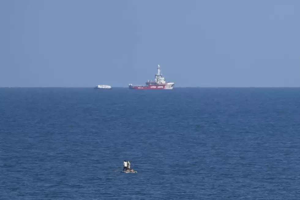 barco humanitario