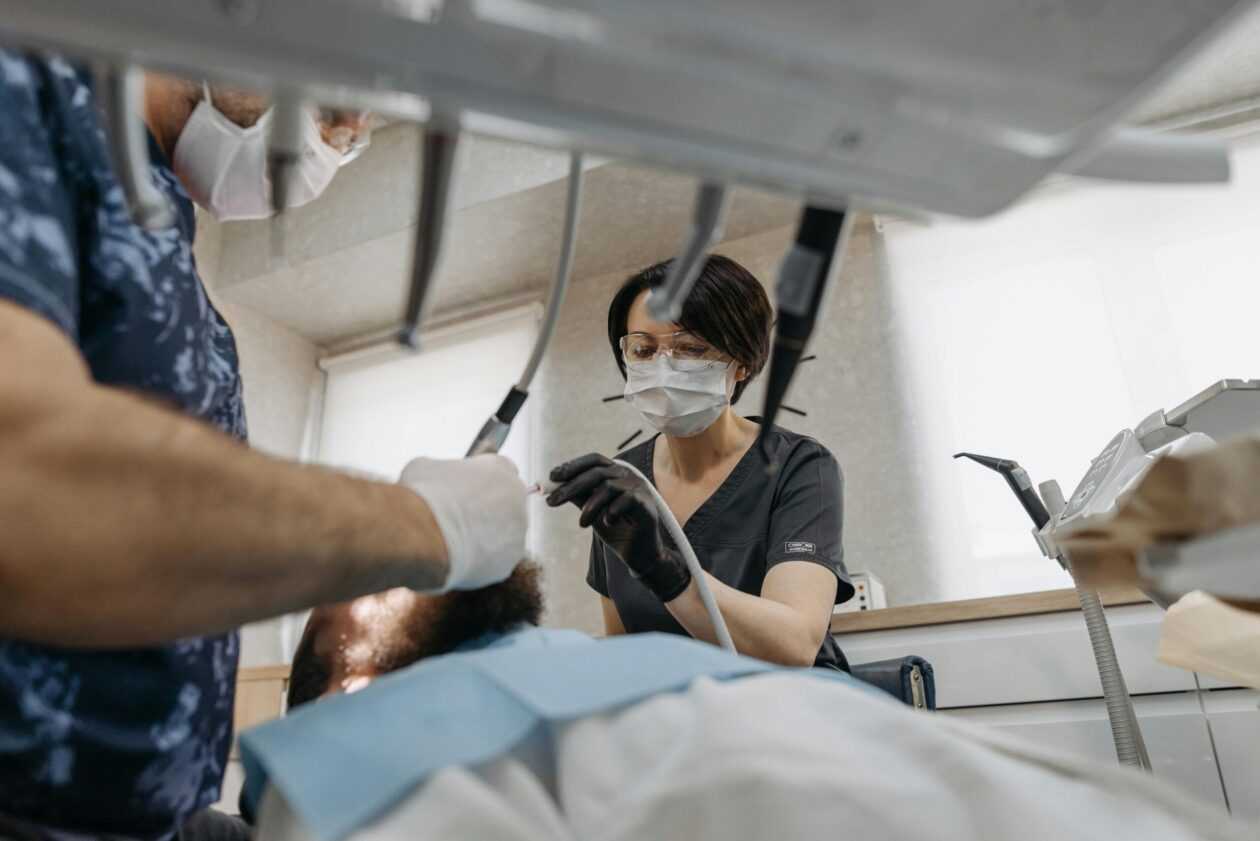 DENTISTA