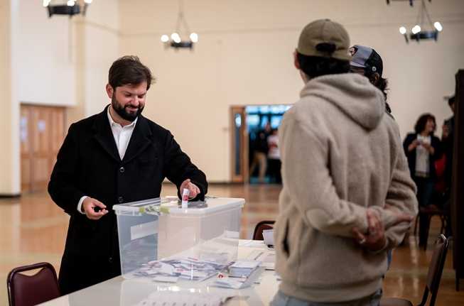 Pdte Gabriel Boric votando Magallanes