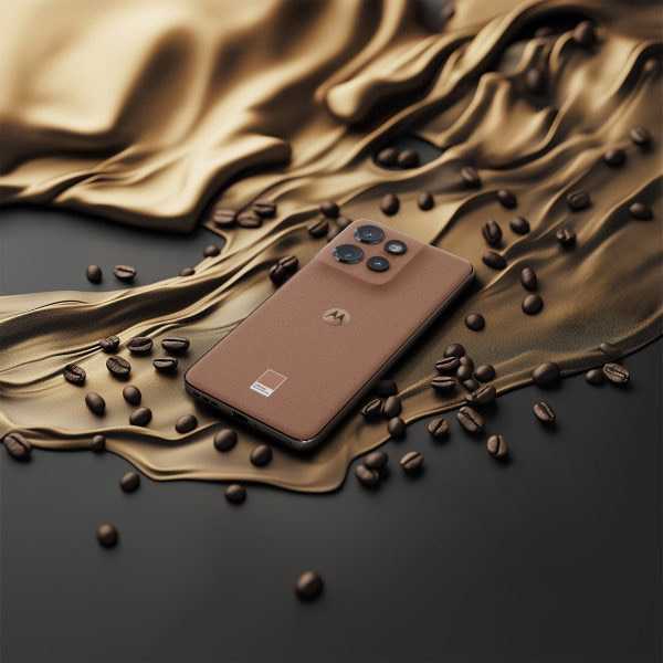 Motorola-Pantone-2025-50-ne-600x600-2