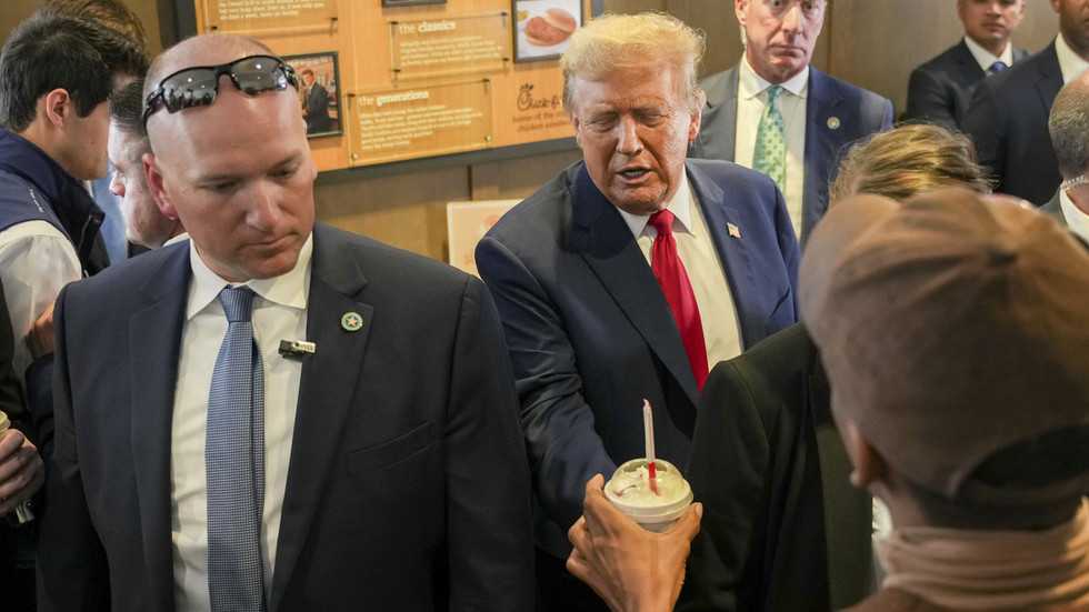Trump-promete-derogar-la-prohibicion-de-pajitas-de-papel-y