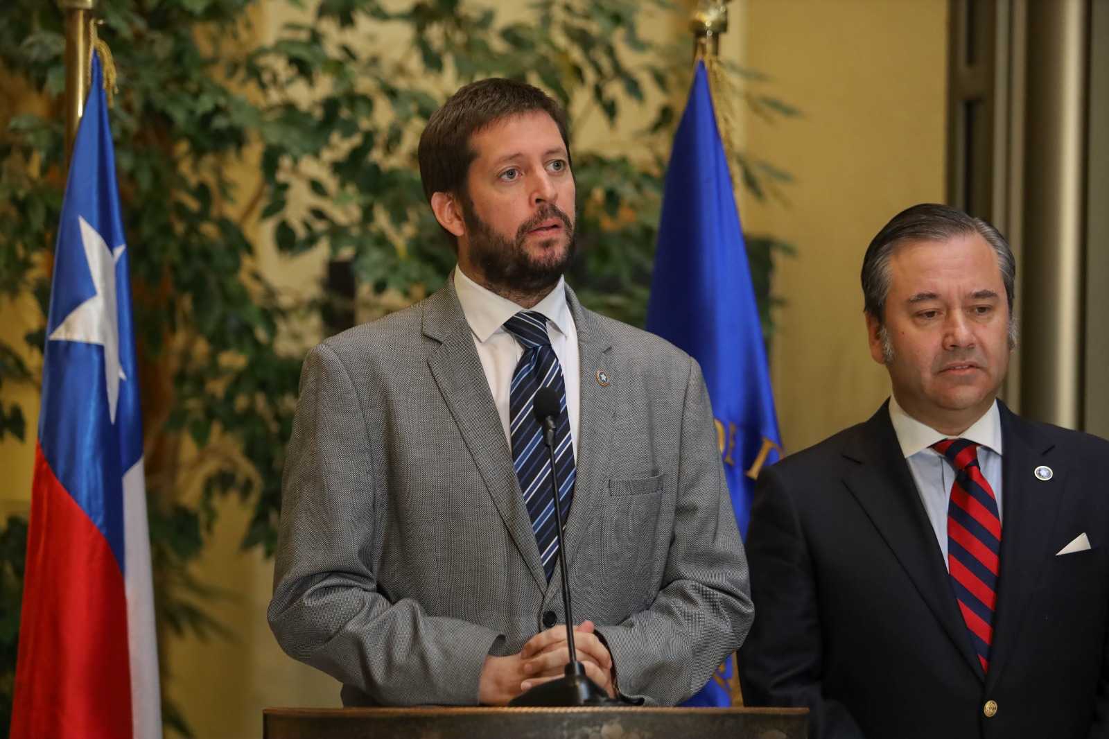 Irarrázaval y Romero por Fondo Espejo