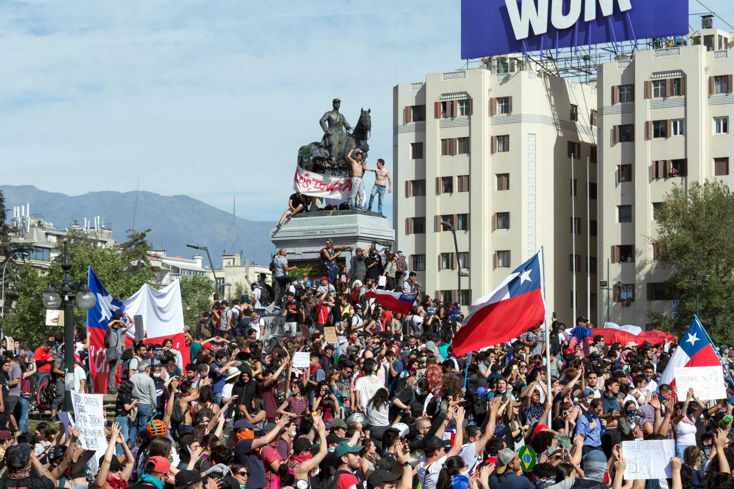 Protestas_en_Chile_20191022_07-scaled