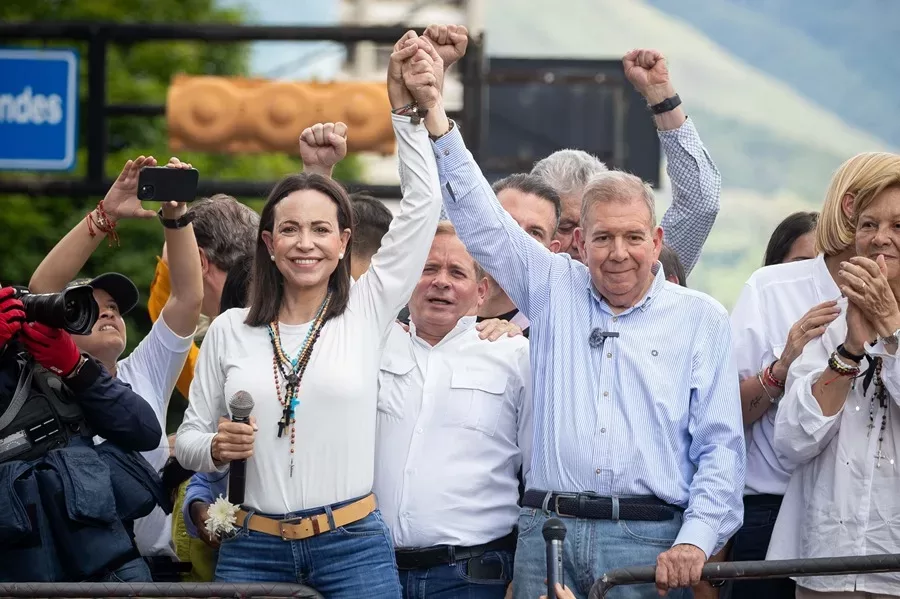 VENEZUELA-EDMUNDO-CORINA-2