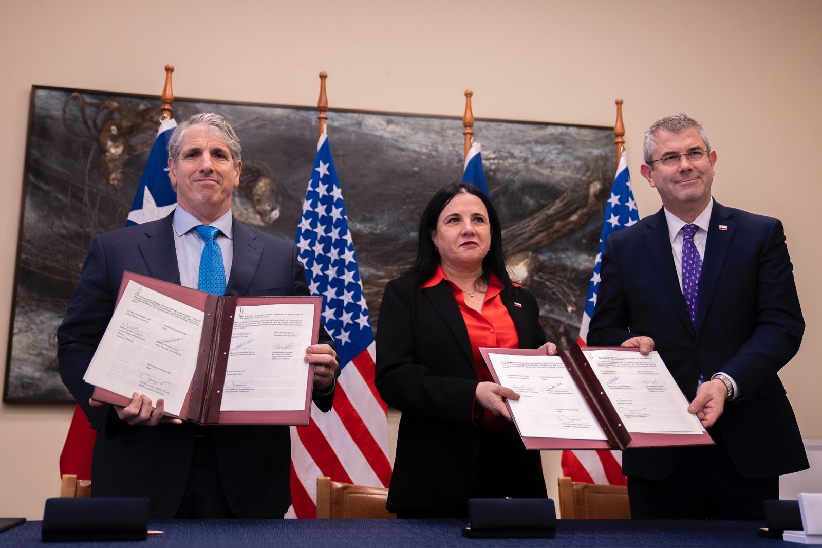 Chile y EEUU firman acuerdo en seguridad: Washington aportará un millón de dólares para el combate contra el crimen organizado