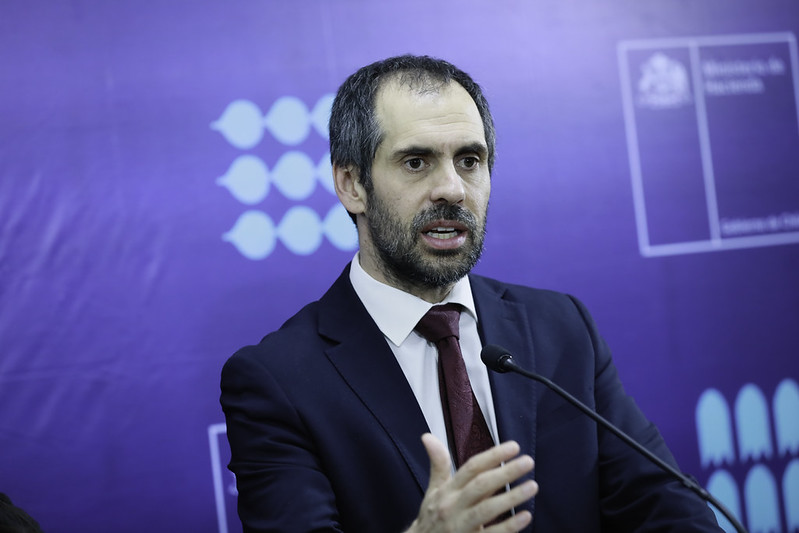 Libertarios y Republicanos harán una AC a exministro Grau por error en proyección de deuda