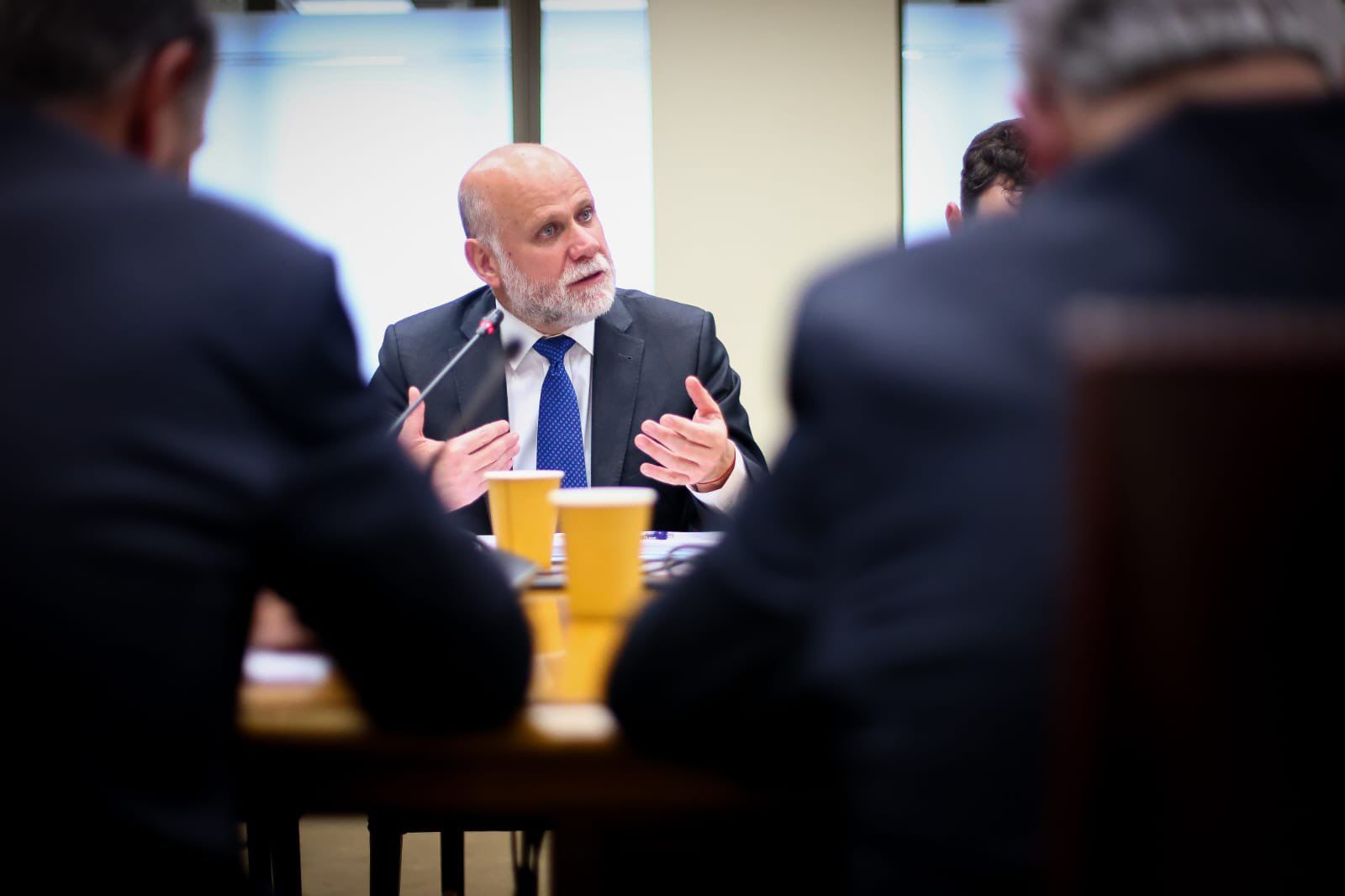 Elizalde cuestiona Megarreforma: “Compromete a seis presidentes y seis congresos que van a quedar atado de manos”