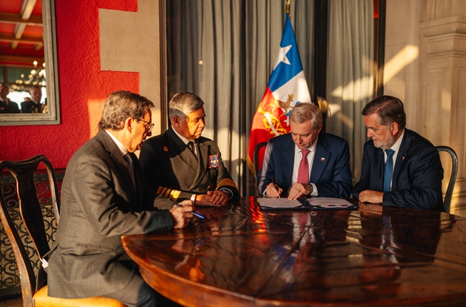 Gobierno firma convenio de colaboración para resaltar la historia del patrimonio marítimo de Chile