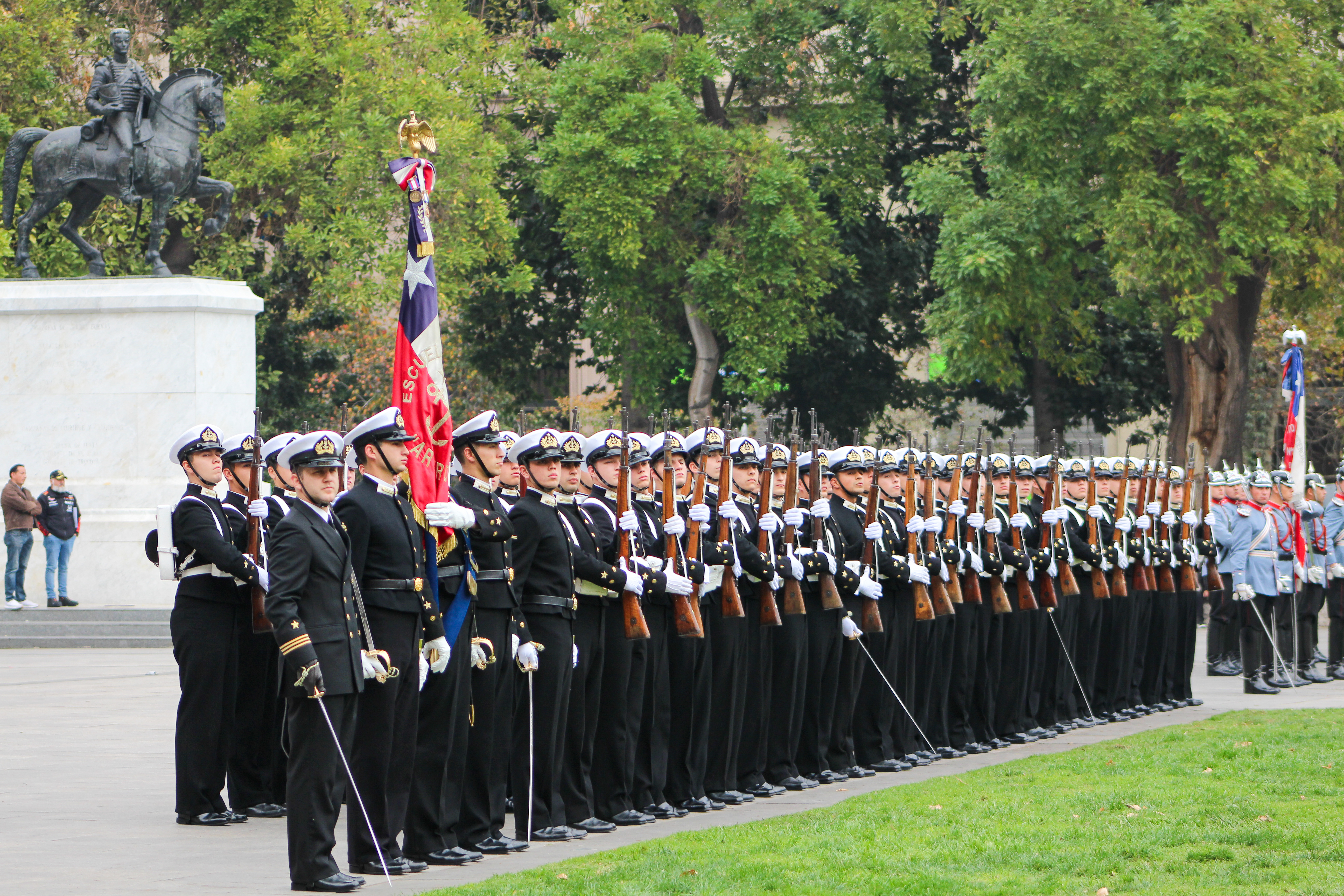 Izamiento-de-la-_Gran-Bandera-del-Bicentenario_---2