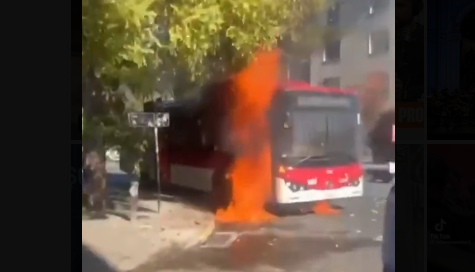 Arrau califica de “gravísimo” la quema de un bus cerca de la USACH