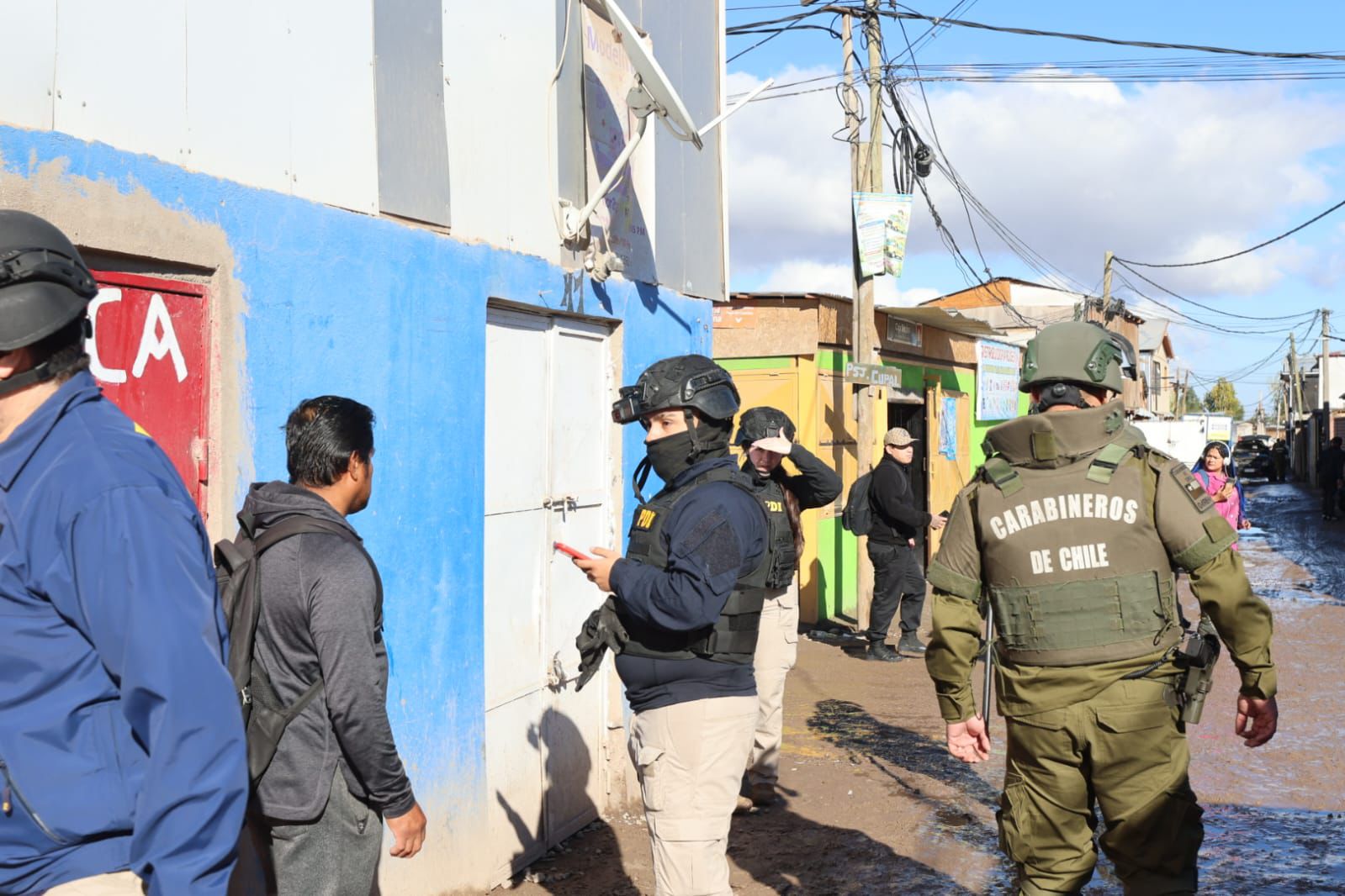 Operativo policial en siete regiones deja 459 detenidos, armas y droga incautada