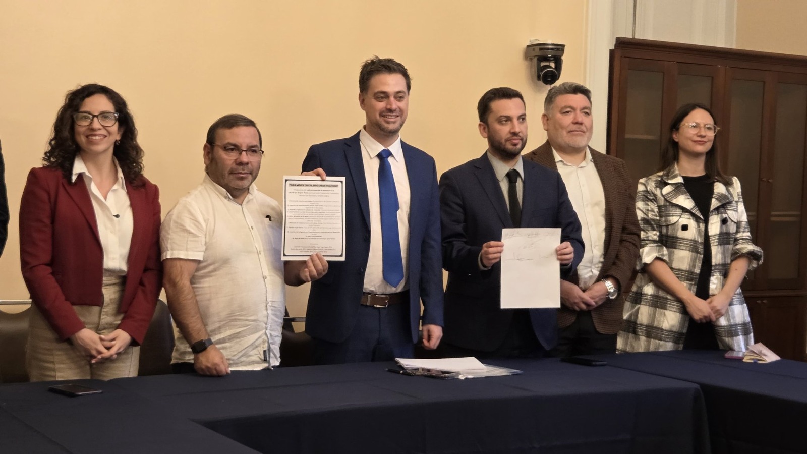 Oposición presenta solo 10 indicaciones a pesar del temor a “tsunami” anunciado por el oficialismo