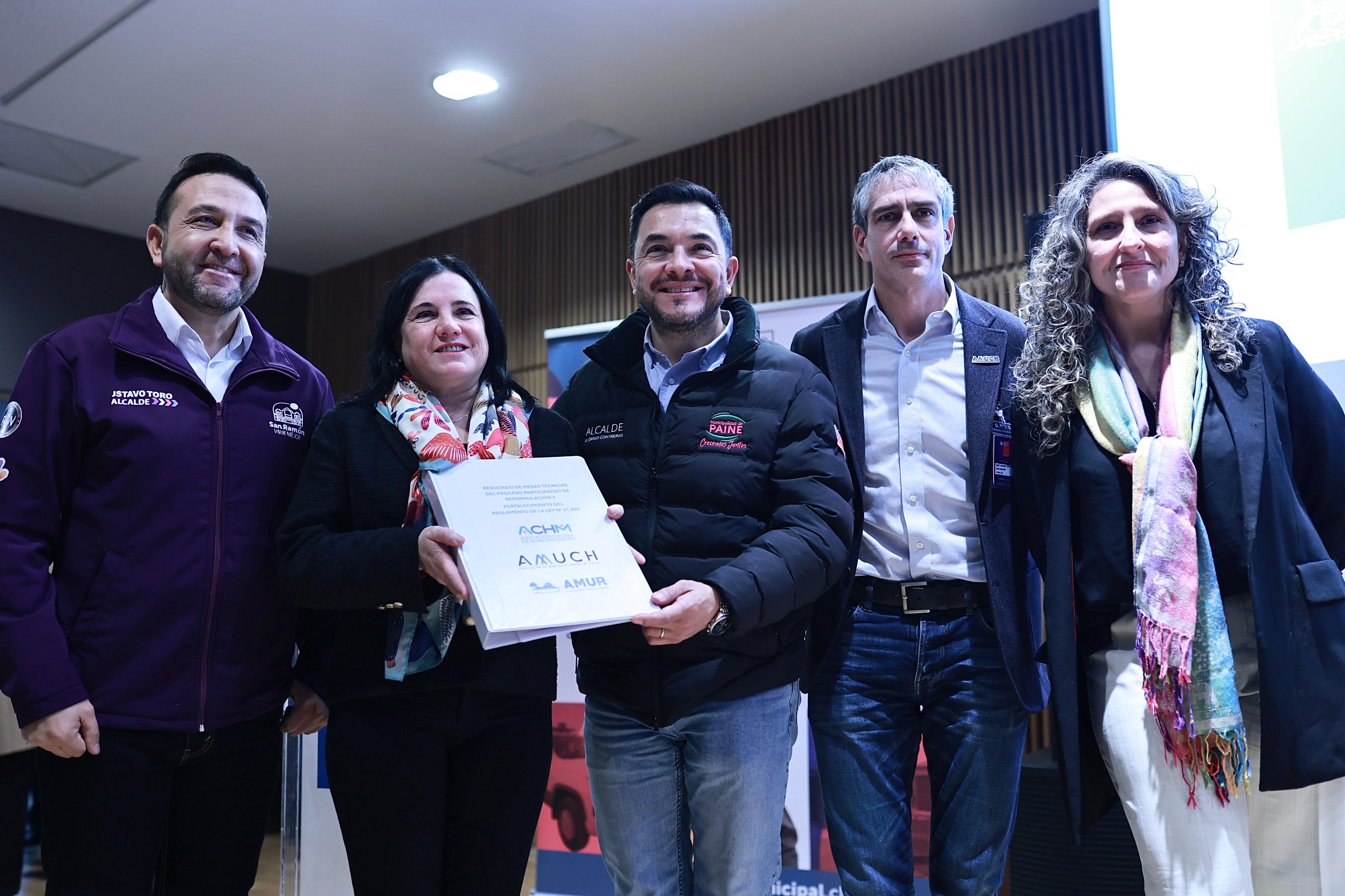 Steinert y alcaldes entregan resultados de proceso participativo por reglamento de Ley de Seguridad Municipal