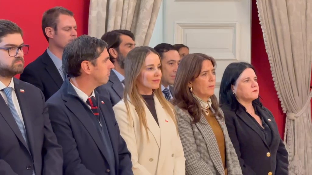 Alvarado asume como biministro de Interior y vocería y Arrau en Seguridad