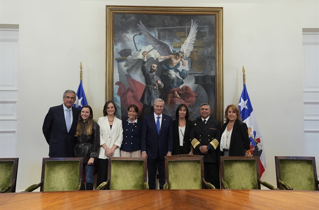 Gobierno reinaugura Salón Arturo Prat en La Moneda
