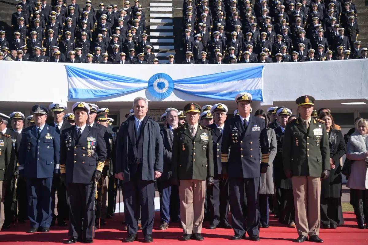 Prensa argentina revela la gravísima crisis de las FFAA: Reducen horario laboral porque no tienen "guita"