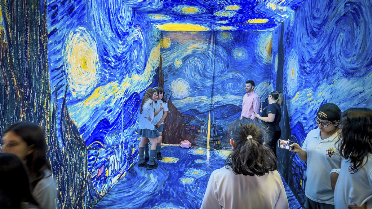 Entra Gratis a Van Gogh en Vivo: Ven de marinero y celebra las “Glorias Navales”