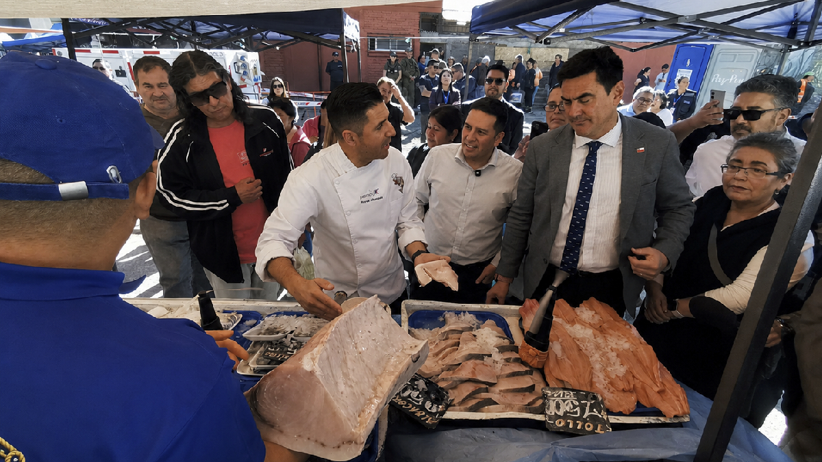 Inician construcción de la primera política nacional para promover el consumo de productos del mar chileno