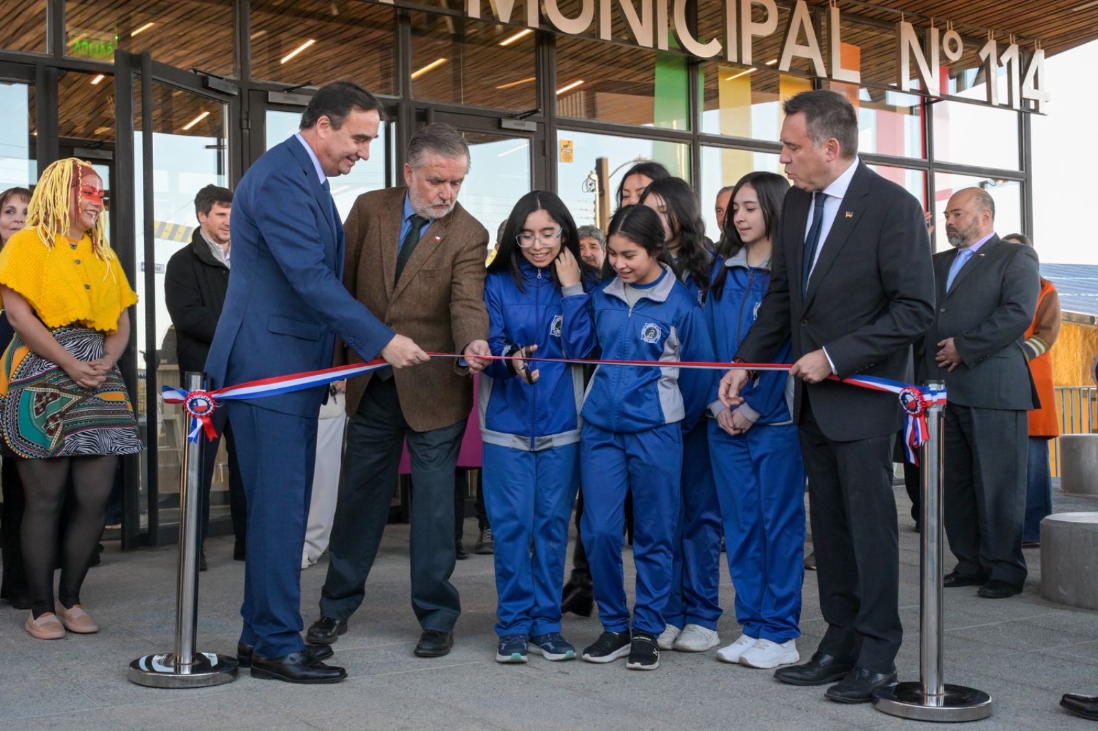 Punta Arenas: Tras 7 años de espera, autoridades inauguran la Biblioteca Municipal 114 del barrio 18 de Septiembre
