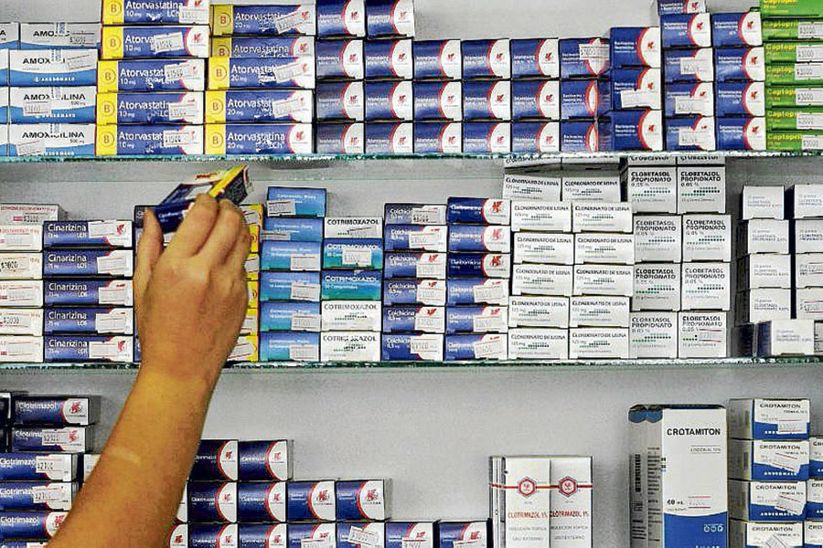 Senadores PS presentan reforma constitucional para devolver IVA de alimentos y medicamentos