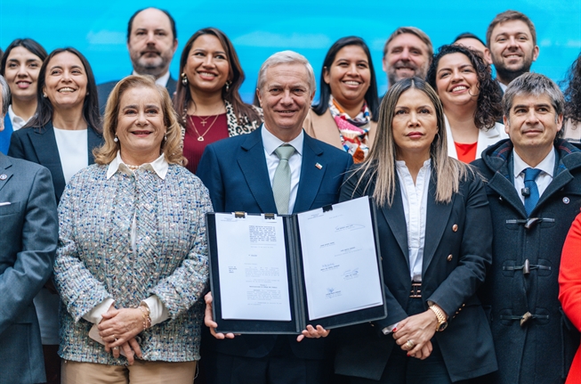 Pdte Kast firma indicaciones para Sala Cuna Universal: “Proyecto hace justo equilibrio”