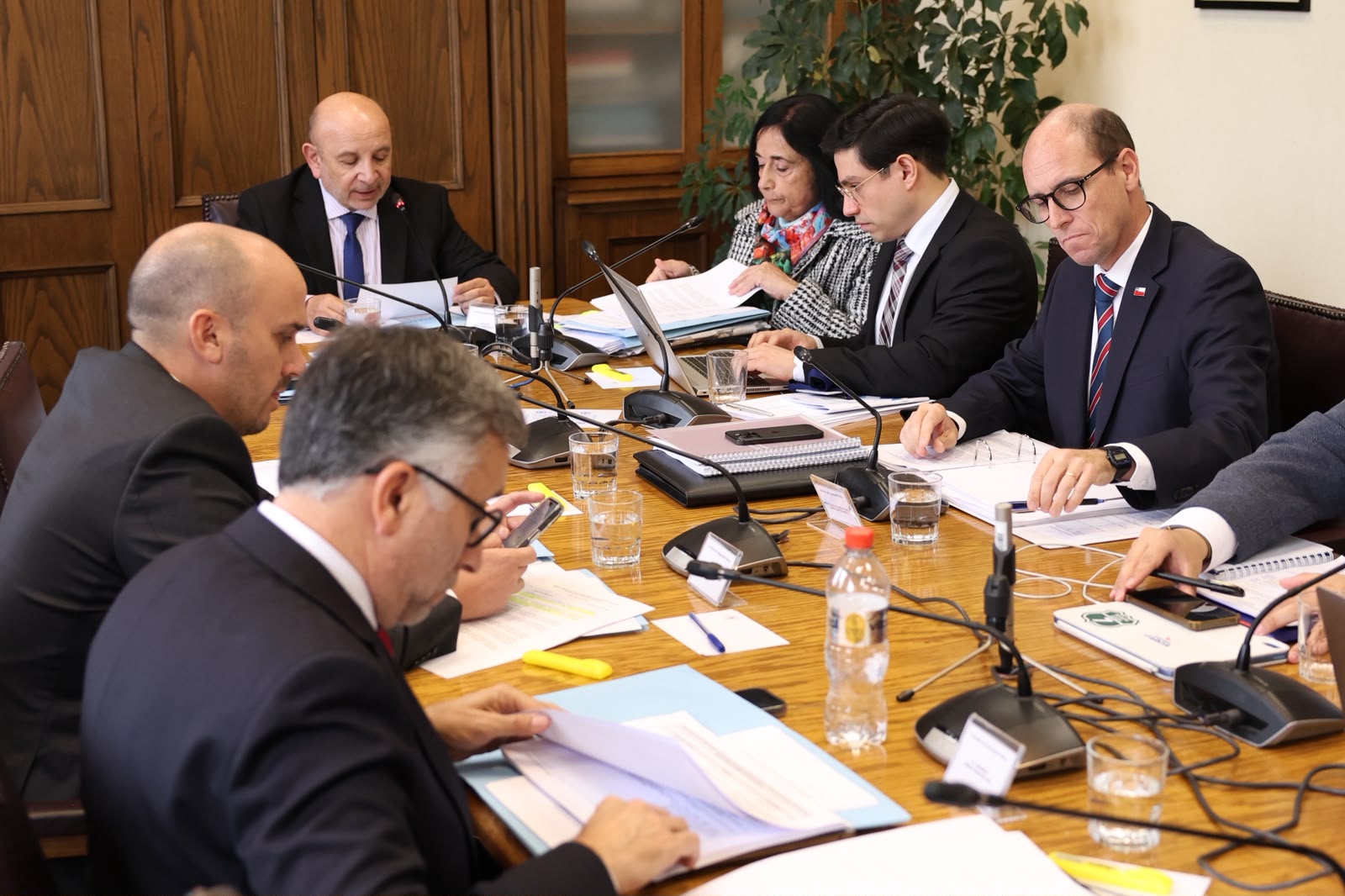 Arrau presenta plan de seguridad con agenda de 39 acciones operativas, 26 proyectos de ley, tres ejes y siete focos de acción