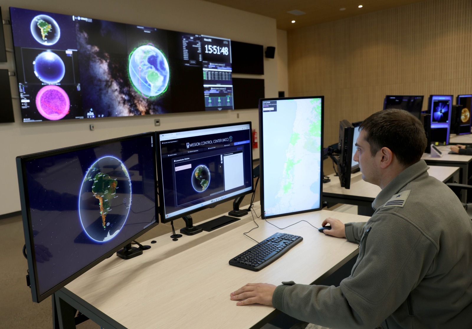 Defensa impulsa uso de IA y tecnología satelital para agilizar las concesiones marítimas