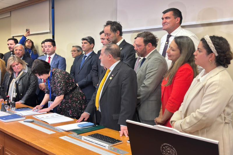 Diputado Brito barre el piso con oficialismo y AC: “Van a levantar show político para ‘pegarse cachetadas de payaso’ en los próximos meses”