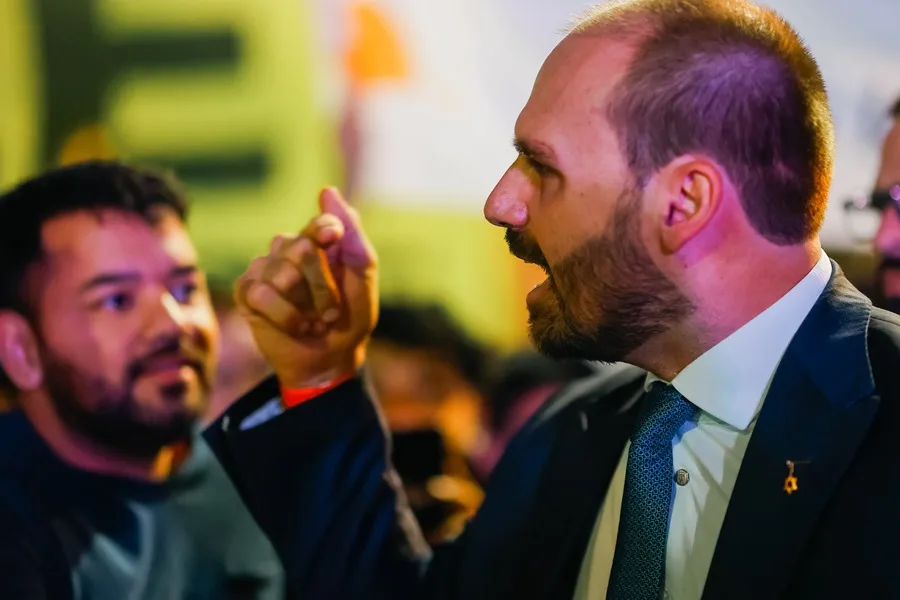 Tribunal Supremo de Brasil da fuerte golpe a Eduardo Bolsonaro y lo condena por coacción a la justicia
