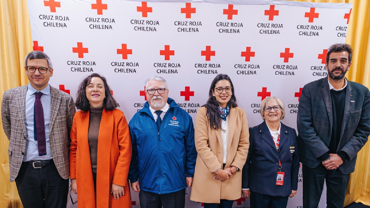 Cruz Roja y UNIACC ampliarán la atención gratuita en salud mental en cuatro comunas para beneficiar a más de 600 personas al año