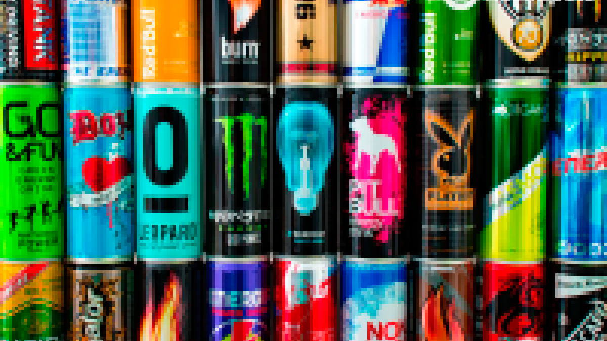 Consumo excesivo de bebidas energéticas se asocia a insomnio y otras molestias