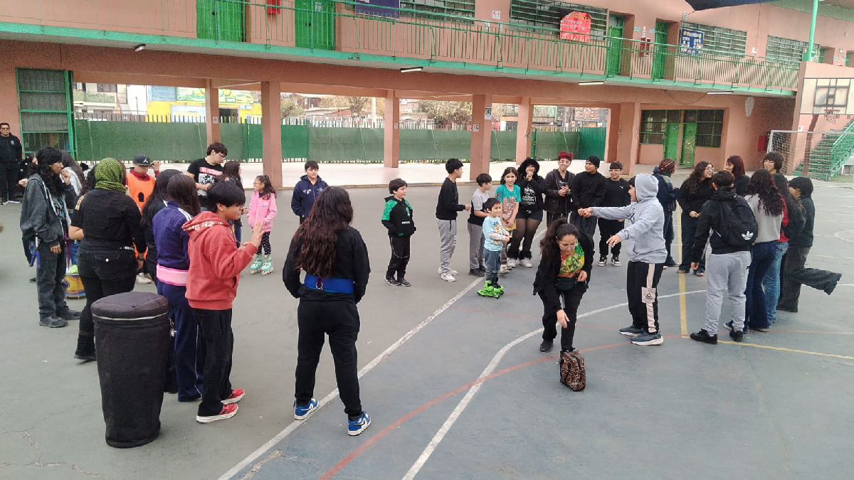 Teatro, animación y música dan vida a Acciona en Vacaciones en la Región Metropolitana