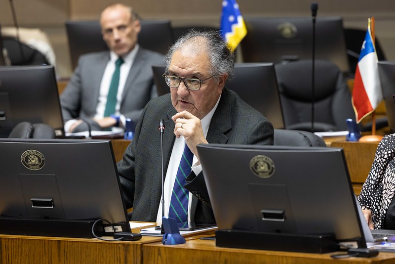 Huenchumilla advierte que esta derecha busca arrasar y no llegar a acuerdos