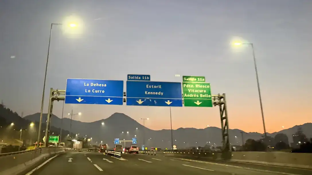 Kaiser denuncia que “rentabilidad social” del cobro de Autopistas Urbanas es impuesto encubierto y pide rebajar hasta en 50%