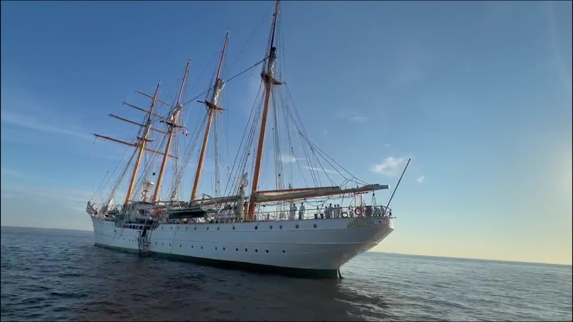 Canciller participa abordo de la Esmeralda en conmemoración de los 250 años de independencia de EEUU