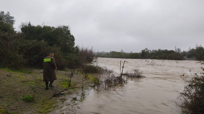 DMC emite alerta meteorológica por precipitaciones intensas y continuas en tres regiones