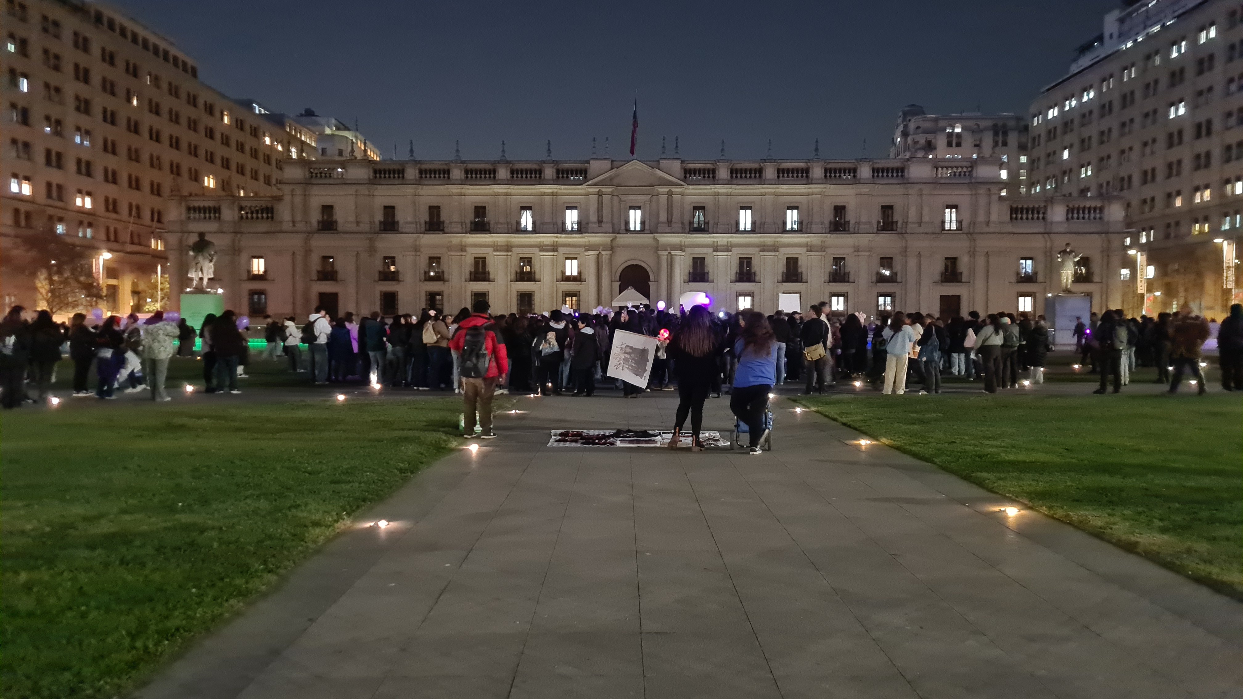 KPOP la "verdadera revolución": Hoy fanaticada de BTS convoca a protestas en 11 ciudades de Chile por cancelación de concierto