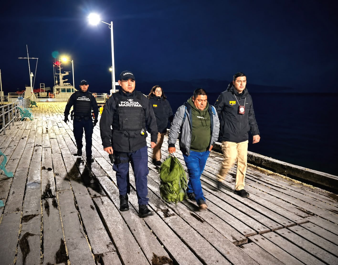 PDI junto a la Armada detienen a prófugo vinculado a homicidio e incendio ocurridos en Cañete