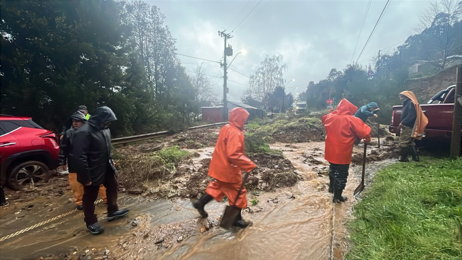 Fuertes precipitaciones comienzan a causar estragos en varios partes del país