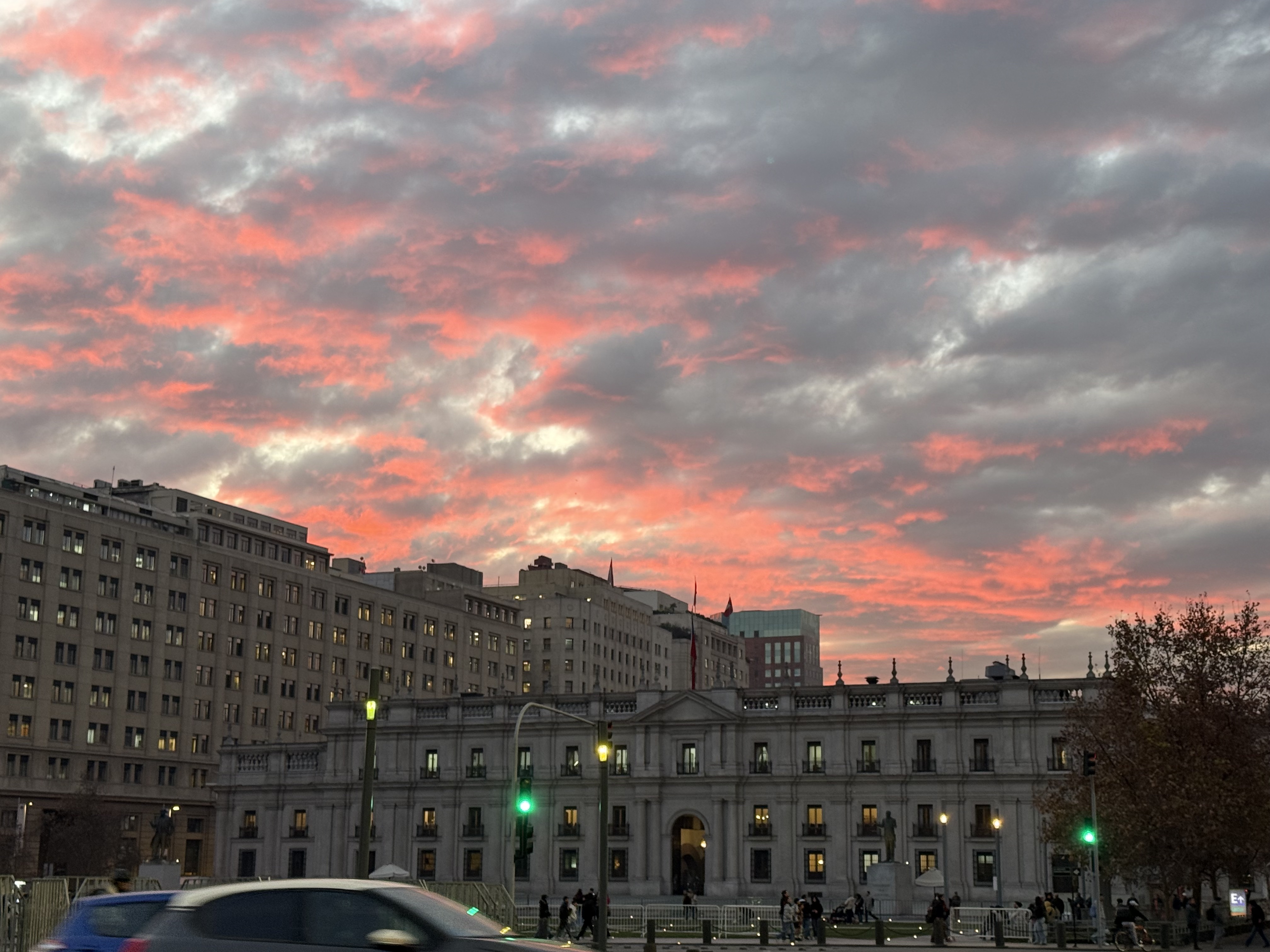 La política y el espectáculo rasca que dan sus  dirigentes: validan las encuestas del porqué su mala evaluación