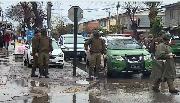Balean a dos carabineros en Lo Espejo durante fiscalización: identificado el atacante