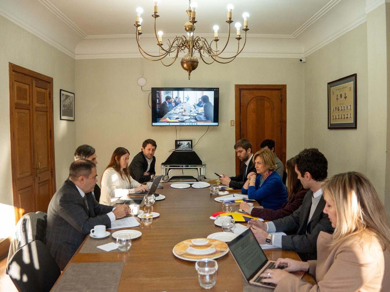 UDI forma mesa de trabajo con ex ministros y expertos por altas cifras de desempleo
