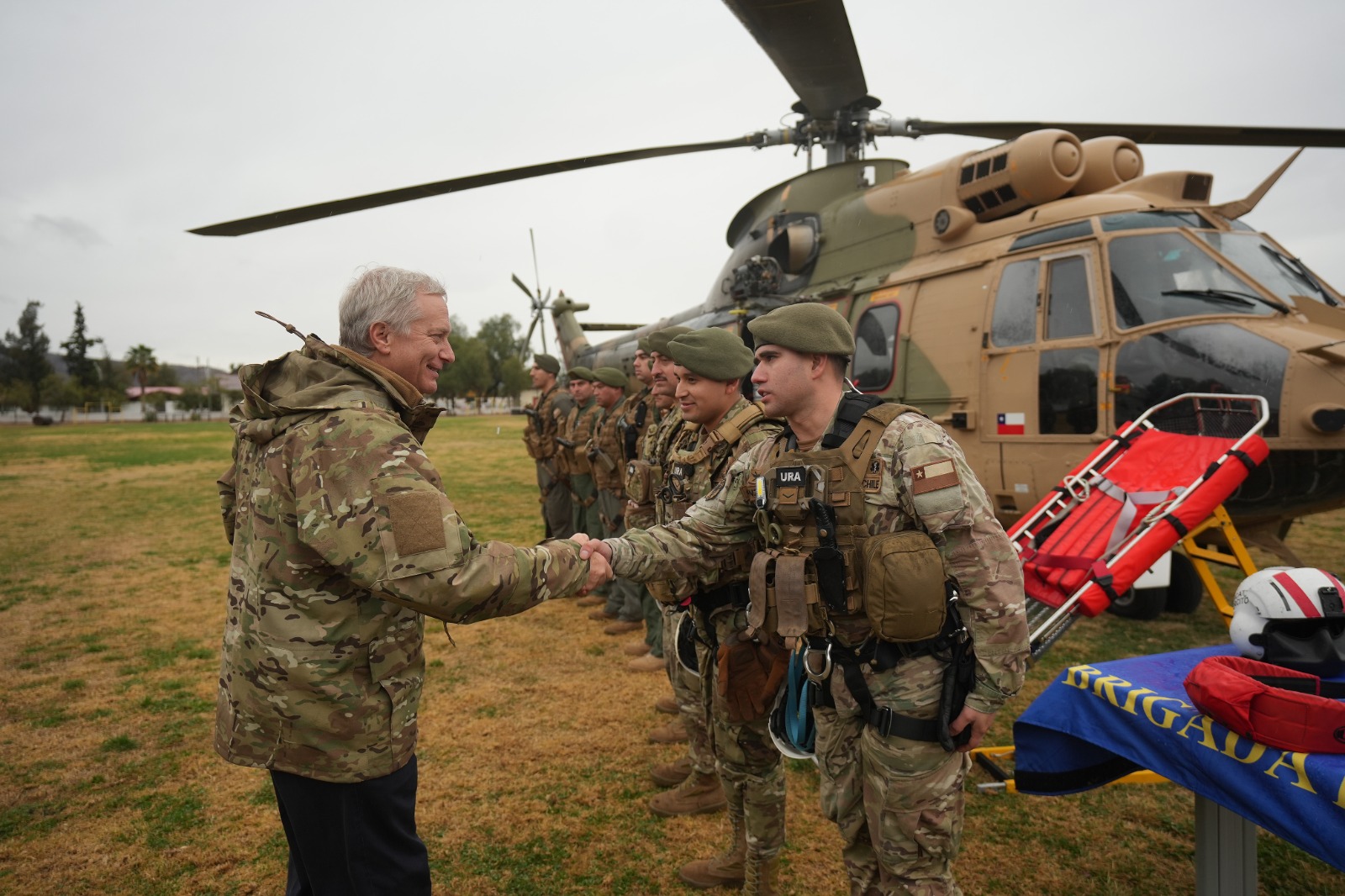 Pdte Kast revisa capacidades del Ejército para apoyar respuesta ante paso del sistema frontal