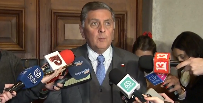 Alvarado confirma que renuncia de subsecretario de Hacienda fue por dar positivo en test de drogas