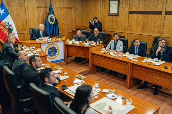 Presidente Kast monitorear situación ante sistema frontal desde el SHOA