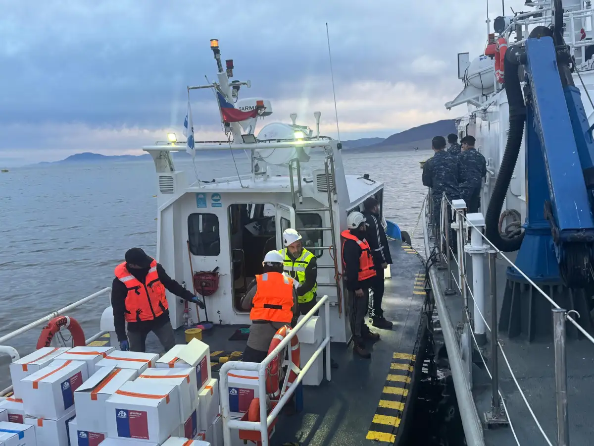Armada realiza puente marítimo desde Caldera a Huasco para llevar ayuda humanitaria